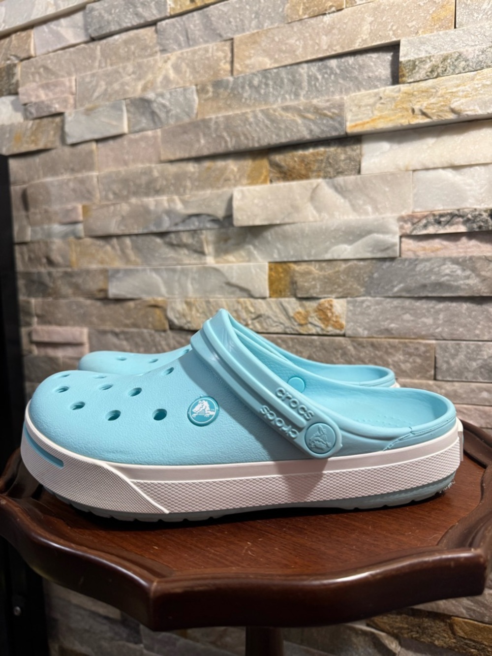 Crocs M-5 W-7 Light Blue Crocband II Clogs Mules Water Shoes EUC